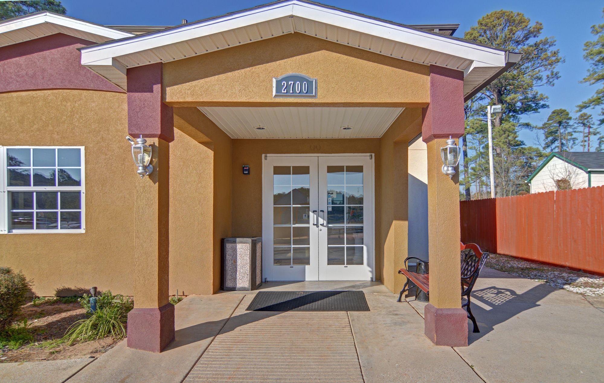 Hometown Inn & Suites Longview Exterior photo